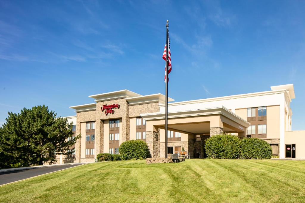 Hampton Inn Iowa City/Coralville - main image