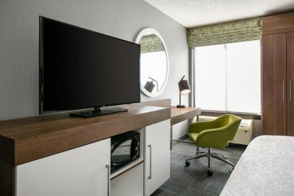 Hampton Inn Iowa City/Coralville - image 12