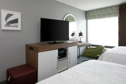 Hampton Inn Iowa City/Coralville - image 15