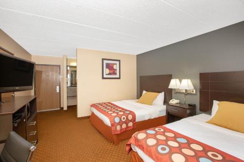 AmericInn by Wyndham Coralville - image 4