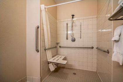 Quality Inn - Coralville - image 12