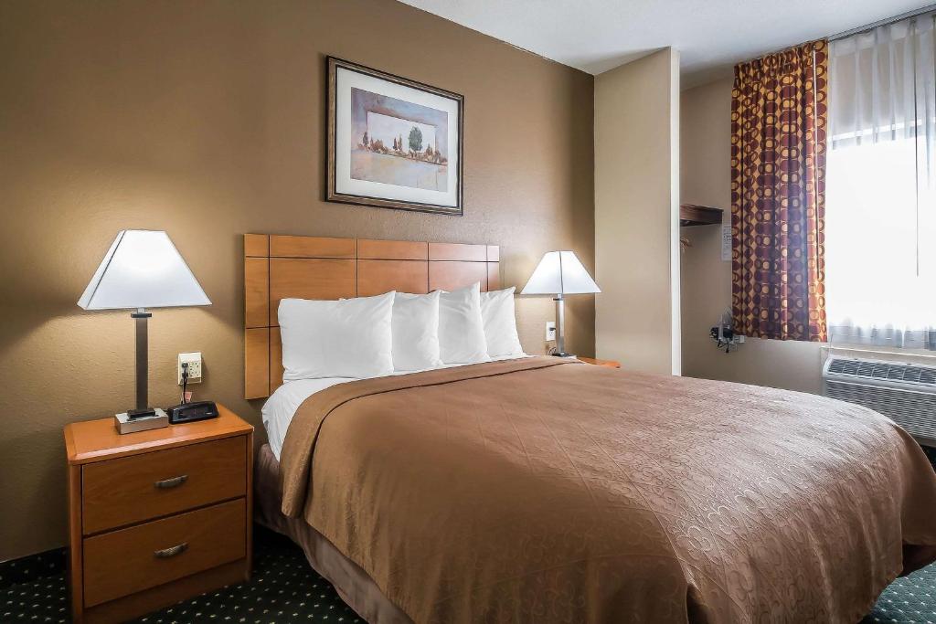 Quality Inn - Coralville - image 6