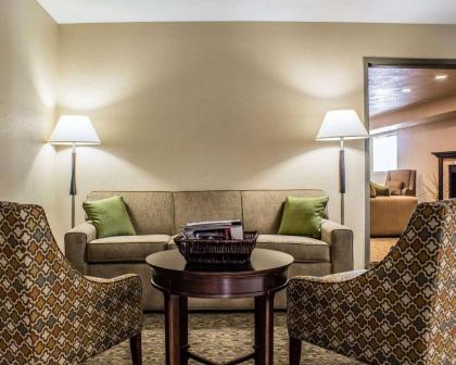 MainStay Suites Coralville - Iowa City - image 11