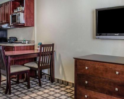 MainStay Suites Coralville - Iowa City - image 15