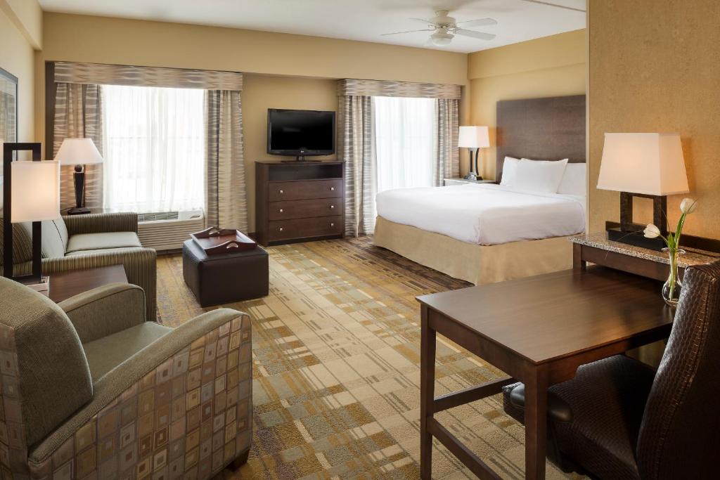 Homewood Suites by Hilton Coralville - Iowa River Landing - image 4