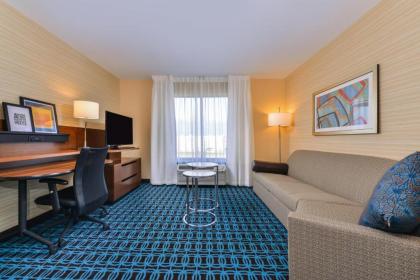 Fairfield Inn & Suites by Marriott Coralville - image 11