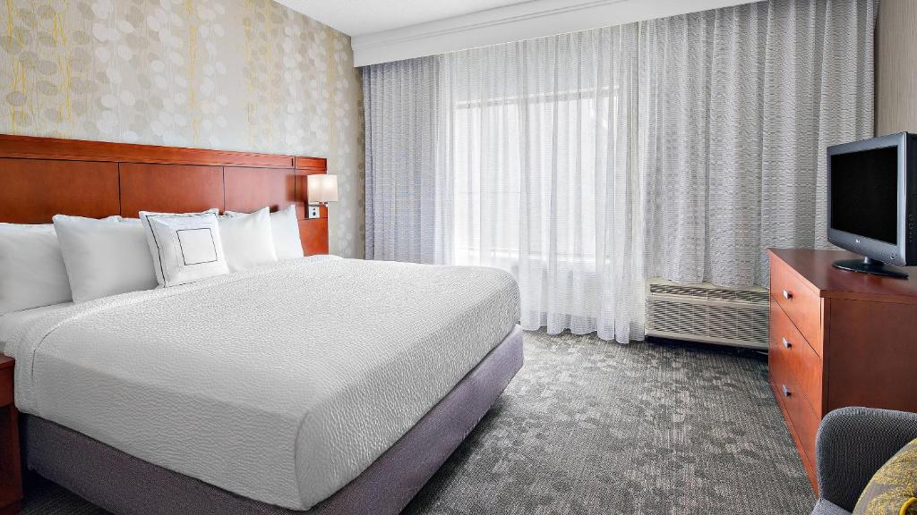 Courtyard by Marriott Pittsburgh Airport - main image