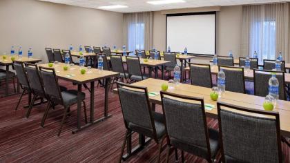 Courtyard by Marriott Pittsburgh Airport - image 14