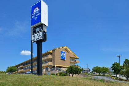 Americas Best Value Inn-Pittsburgh Airport - image 15