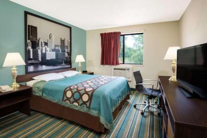 Super 8 by Wyndham Pittsburgh Airport/Coraopolis Area - image 2