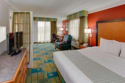 La Quinta Inn by Wyndham Pittsburgh Airport - image 14