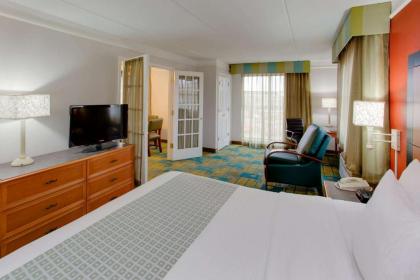 La Quinta Inn by Wyndham Pittsburgh Airport - image 7