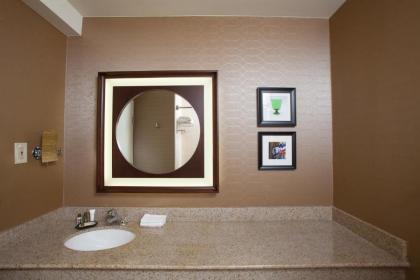 Sheraton Pittsburgh Airport Hotel - image 2