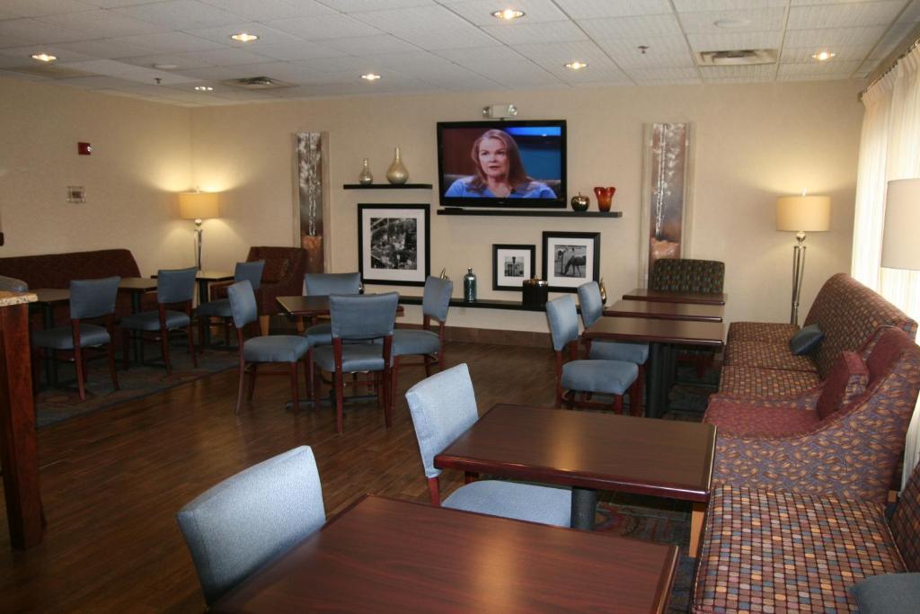 Hampton Inn Corbin - image 7