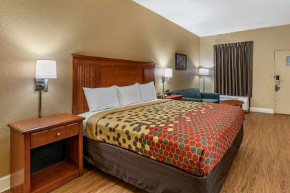 Econo Lodge Cordele - image 15