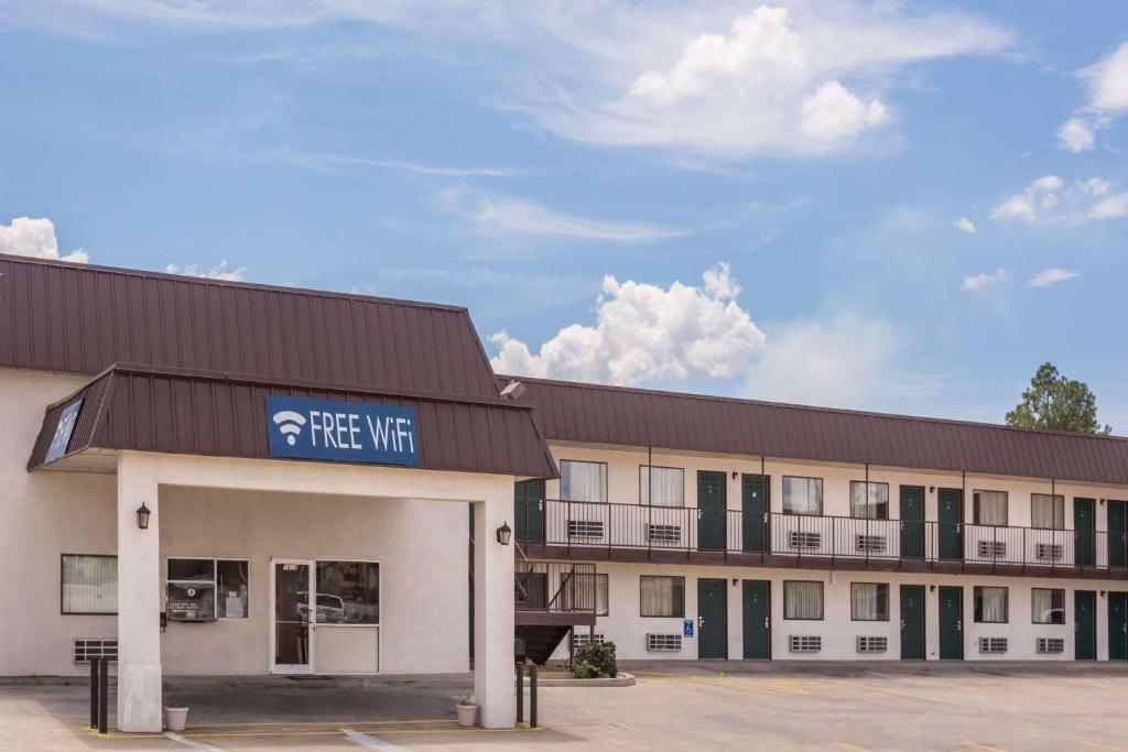 Travelodge by Wyndham Cordele - main image