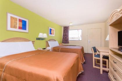 Travelodge by Wyndham Cordele - image 9