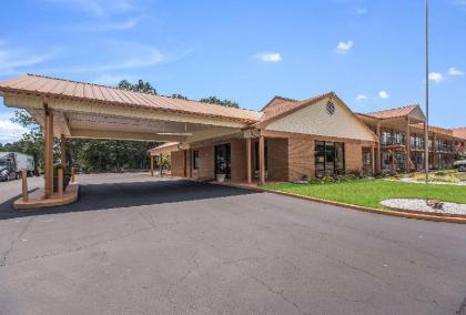 Quality Inn & Suites Corinth West - image 12