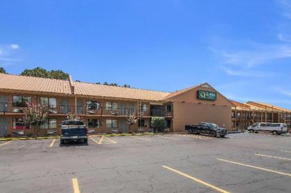 Quality Inn & Suites Corinth West - image 13