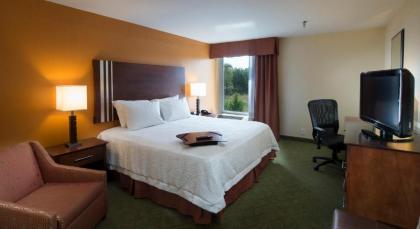 Hampton Inn Cornelia - image 10