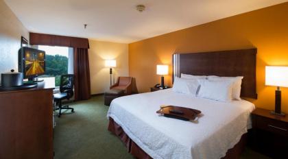 Hampton Inn Cornelia - image 14