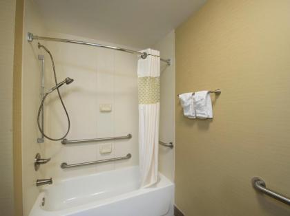 Hampton Inn Cornelia - image 6