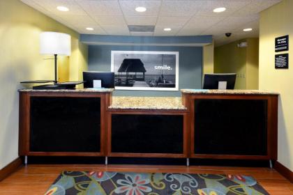 Hampton Inn Charlotte/Cornelius - image 8