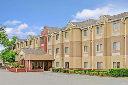 Microtel Inn by Wyndham Lake Norman - image 1