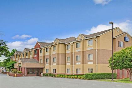 Microtel Inn by Wyndham Lake Norman - image 2