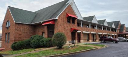 Econo Lodge & Suites Lake Norman - image 2