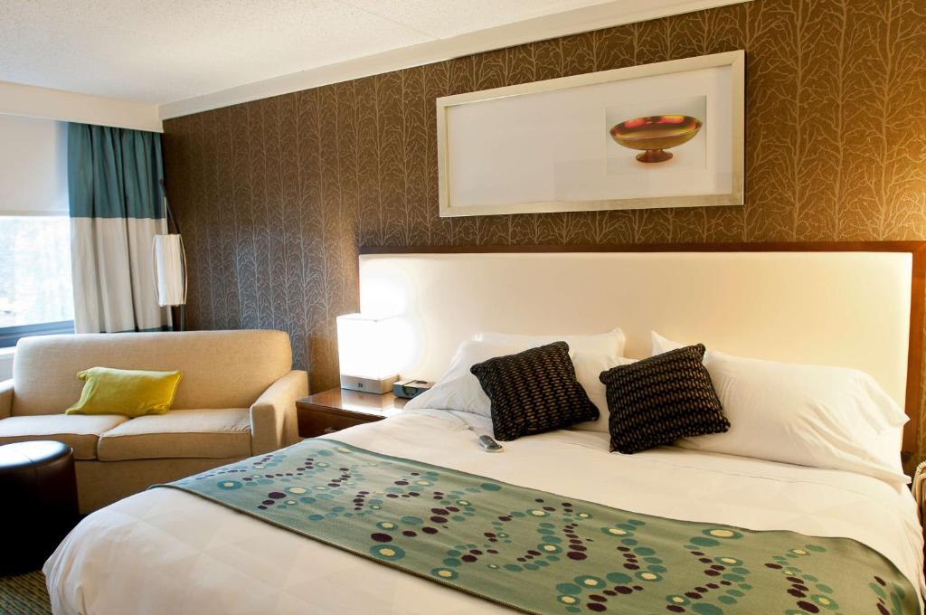 Radisson Hotel Corning - image 4