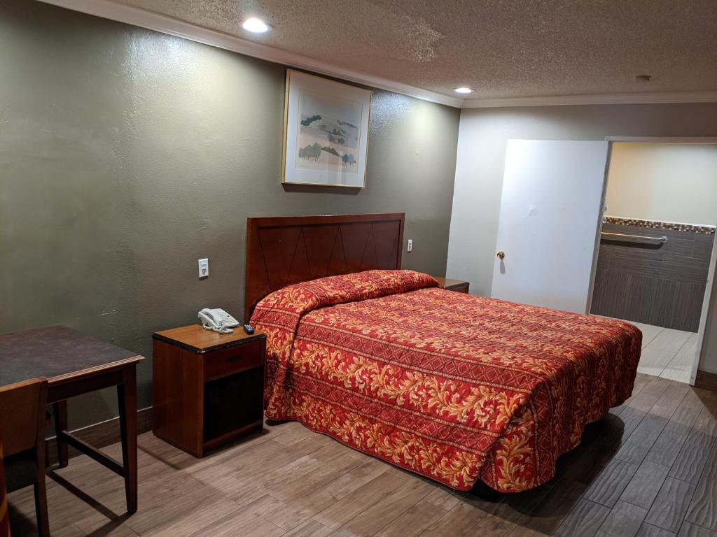 Passport Inn & Suites - image 3