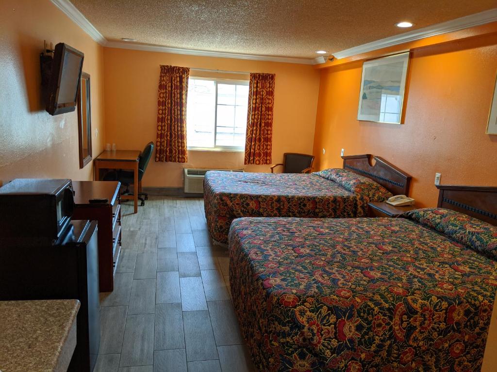 Passport Inn & Suites - image 4