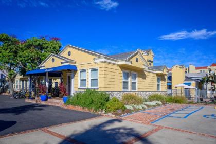 Coronado Inn - image 10