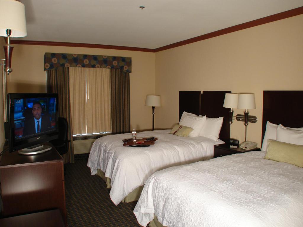 Hampton Inn & Suites Corpus Christi I-37 - Navigation Boulevard - image 4