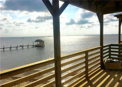 Brand New 3/3! Private fishing pier with dock space! Pool! AMAZING Views! - image 2