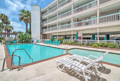 Cozy Corpus Christi Condo with Pool and Beach Access - image 5