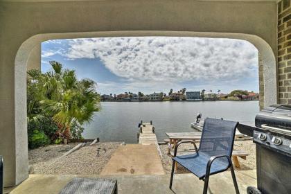 Canalfront Condo with Dock Less than 2 mi to the Beach Texas