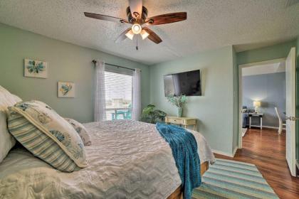 Modern Corpus Beach Condo with Resort Amenities - image 14