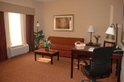 Hampton Inn & Suites Corsicana - image 13