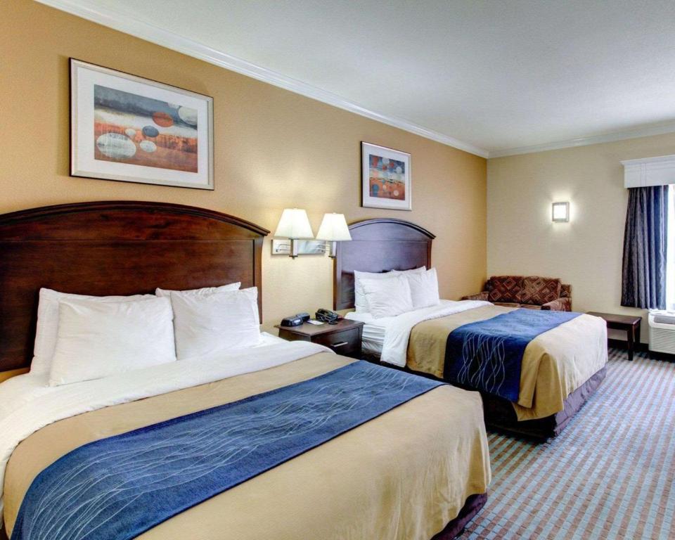 Comfort Inn Corsicana East - image 2