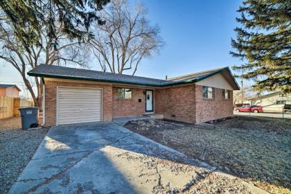 Cozy Cedar House - Family-Friendly Home with Yard! - image 8