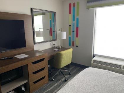 Hampton Inn Cortland - image 11