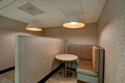 Hampton Inn Cortland - image 19