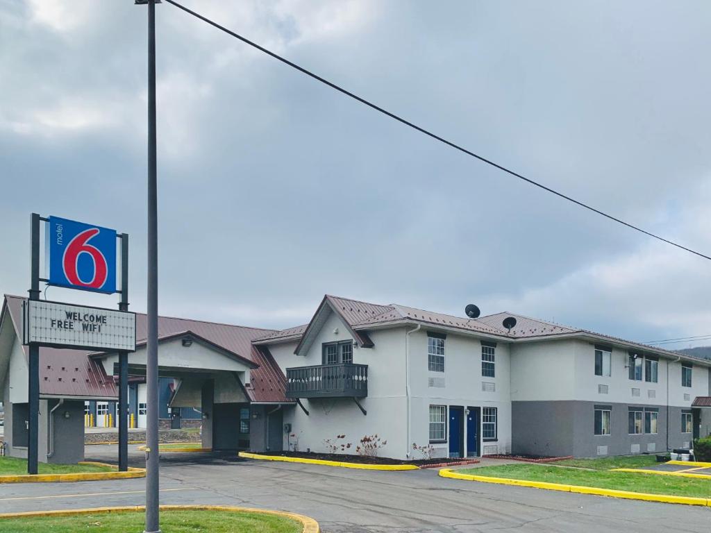 Motel 6 McGraw NY - Cortland - main image