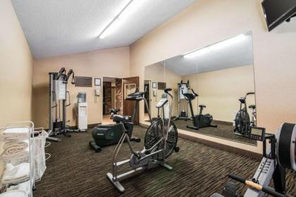 Clarion Inn & Suites - University Area - image 2