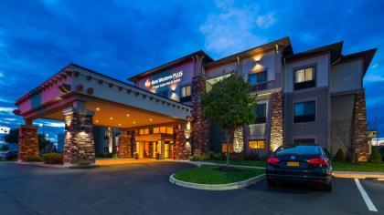 Best Western Plus Finger Lakes Inn & Suites - image 1