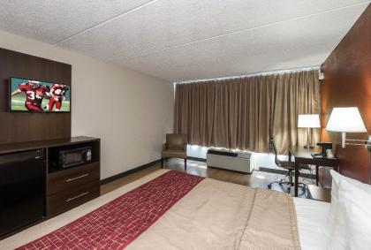 Red Roof Inn Cortland - image 8