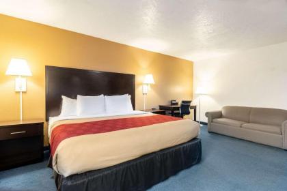 Econo Lodge Inn & Suites Corvallis - image 13