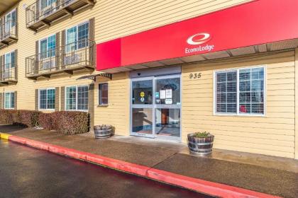 Econo Lodge Inn & Suites Corvallis - image 4